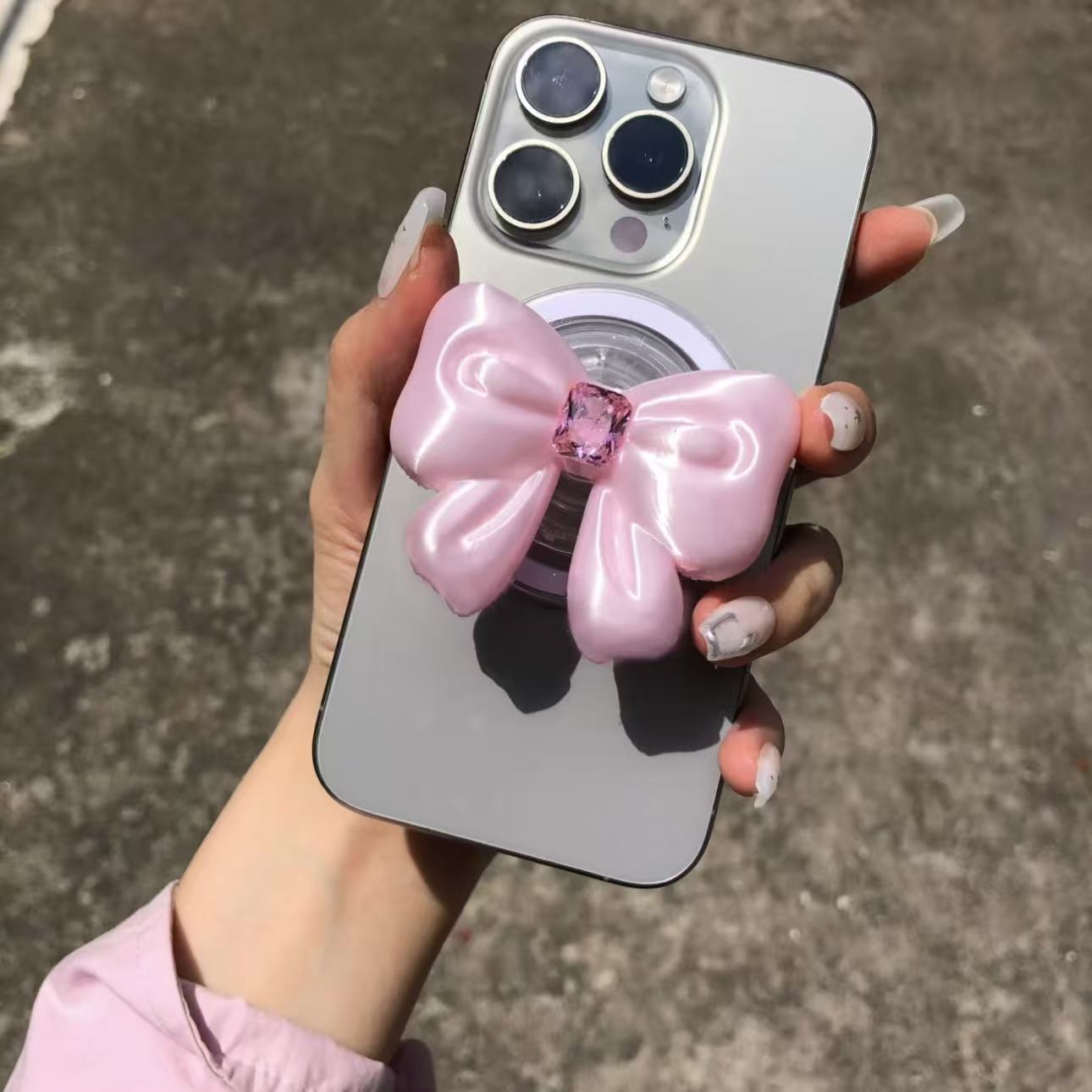 GlamBows — Where Elegance Meets Grip